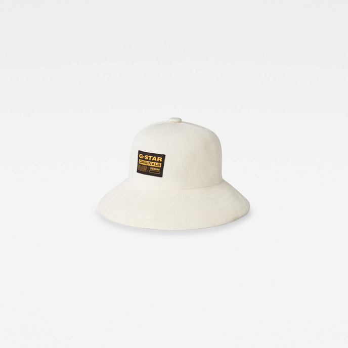 Bucket hat knitted biely