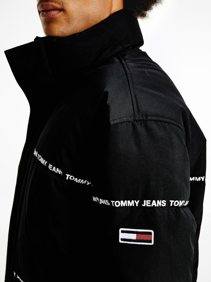 Tommy Jeans TJM LOGO STRIPE PUFFER čierna