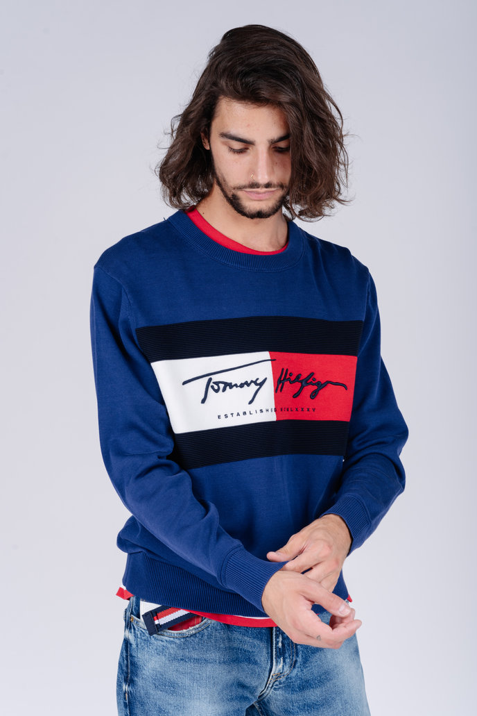 AUTOGRAPH FLAG SWEATER tmavo modrý